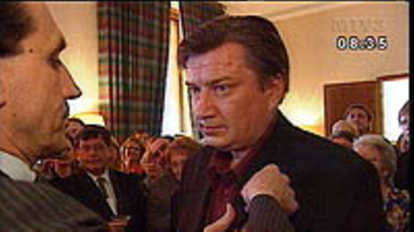 Kaurismäki vastaanottamassa palkintoa