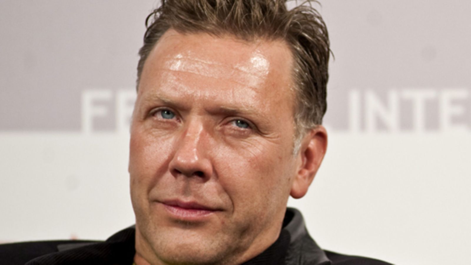 Mikael Persbrandt