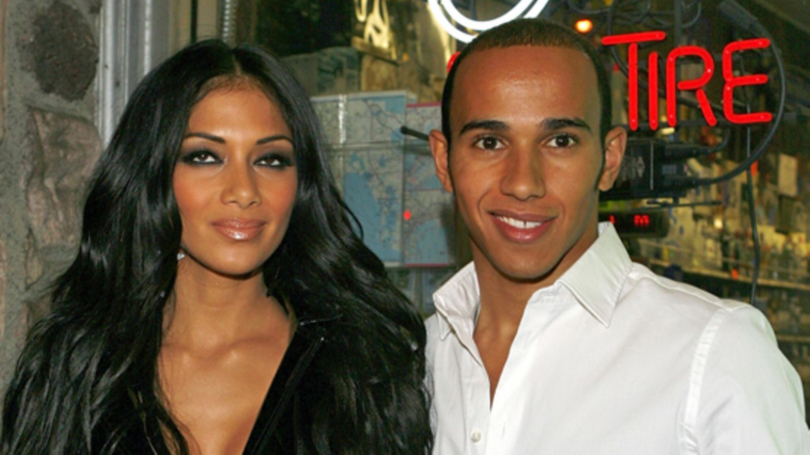 Nicole Scherzinger ja Lewis Hamilton (Wireimage)