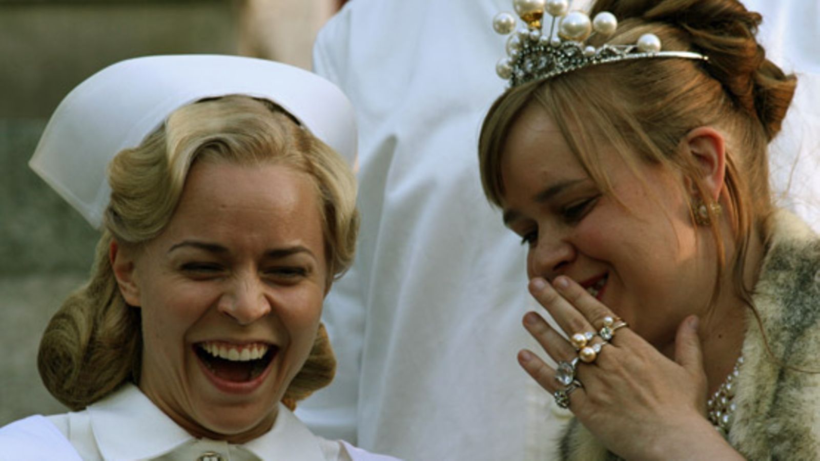 Paula Vesala ja Katja Kukkola Prinsessa-elokuvassa. Prinsessa-elokuvan ensi-ilta 10.9.2010 (Sandrew Metronome)