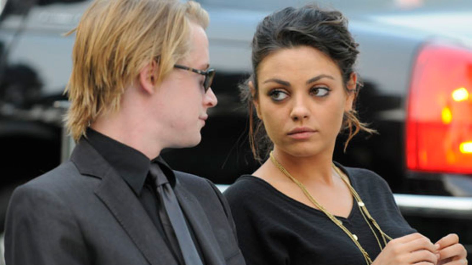 Michael Jacksonin hautajaiset Macaulay Culkin ja Mila Kunis