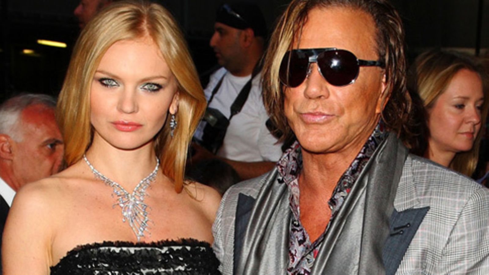 Mickey Rourke ja venäläismalli. Kuva: WireImage/AOP.