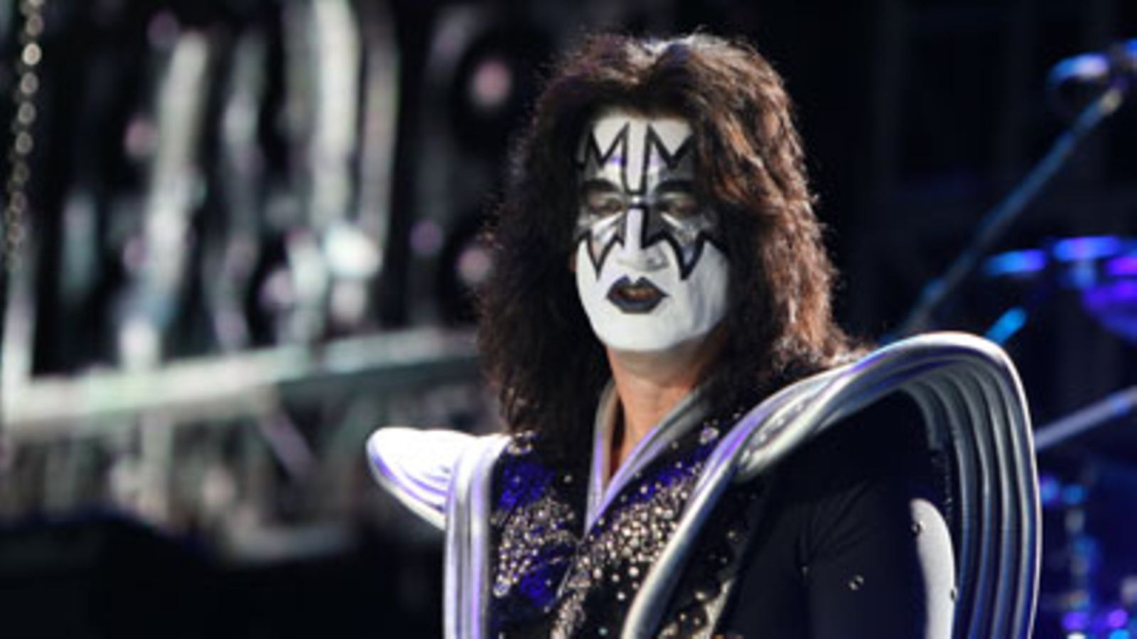 Kiss-kitarista Tommy Thayer on yhtyeen uudempia jäseniä (Kuva:  Tomi Natri)