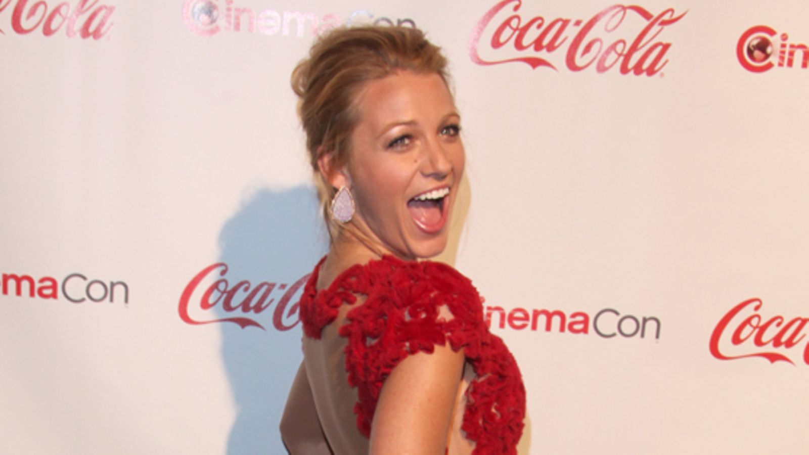 Gossip Girl -tähti Blake Lively hehkeänä.