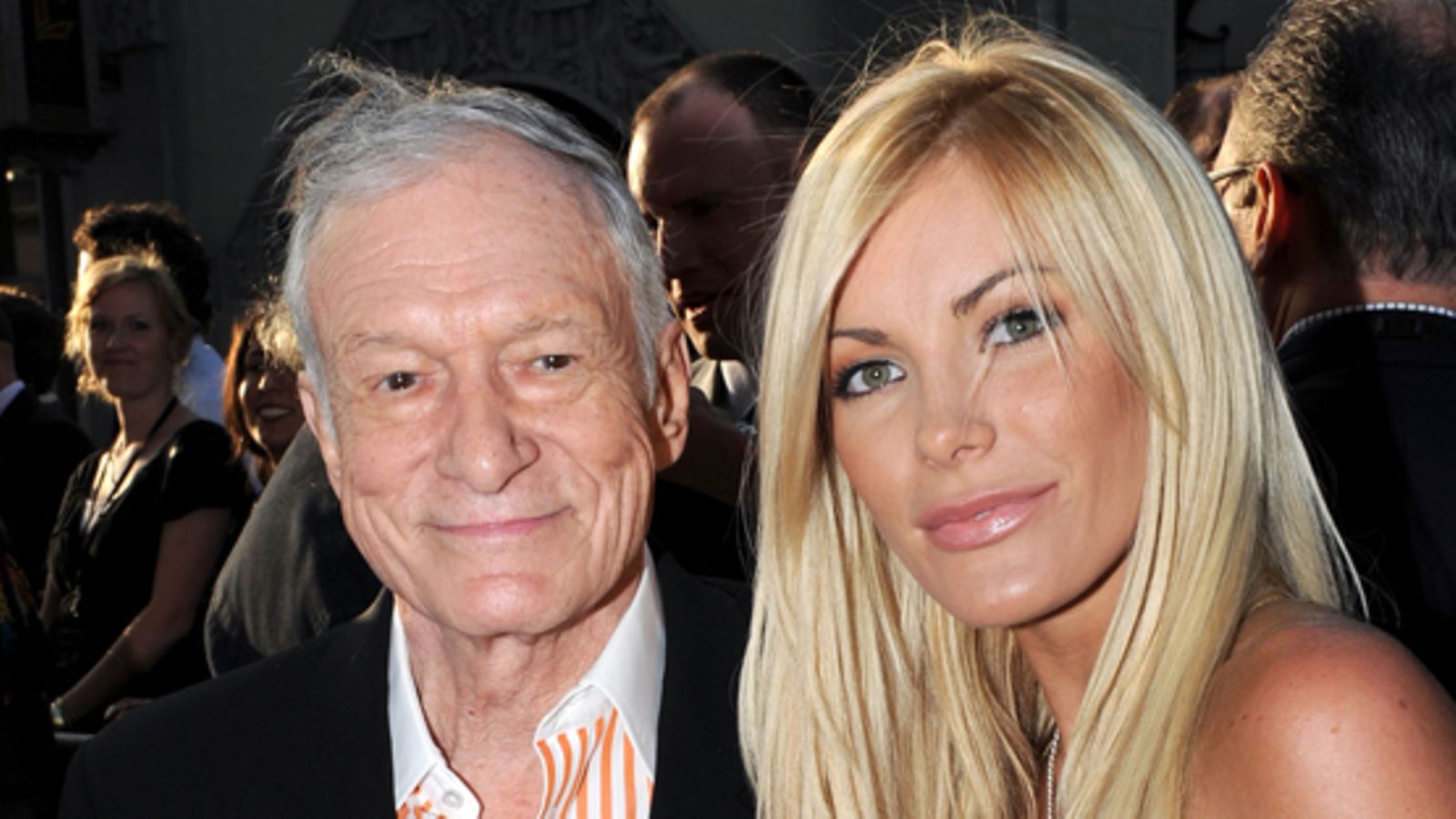 Playboyn perustaja Hugh Hefner meni kihloihin Crystal Harrisin kanssa. jouluaattona.