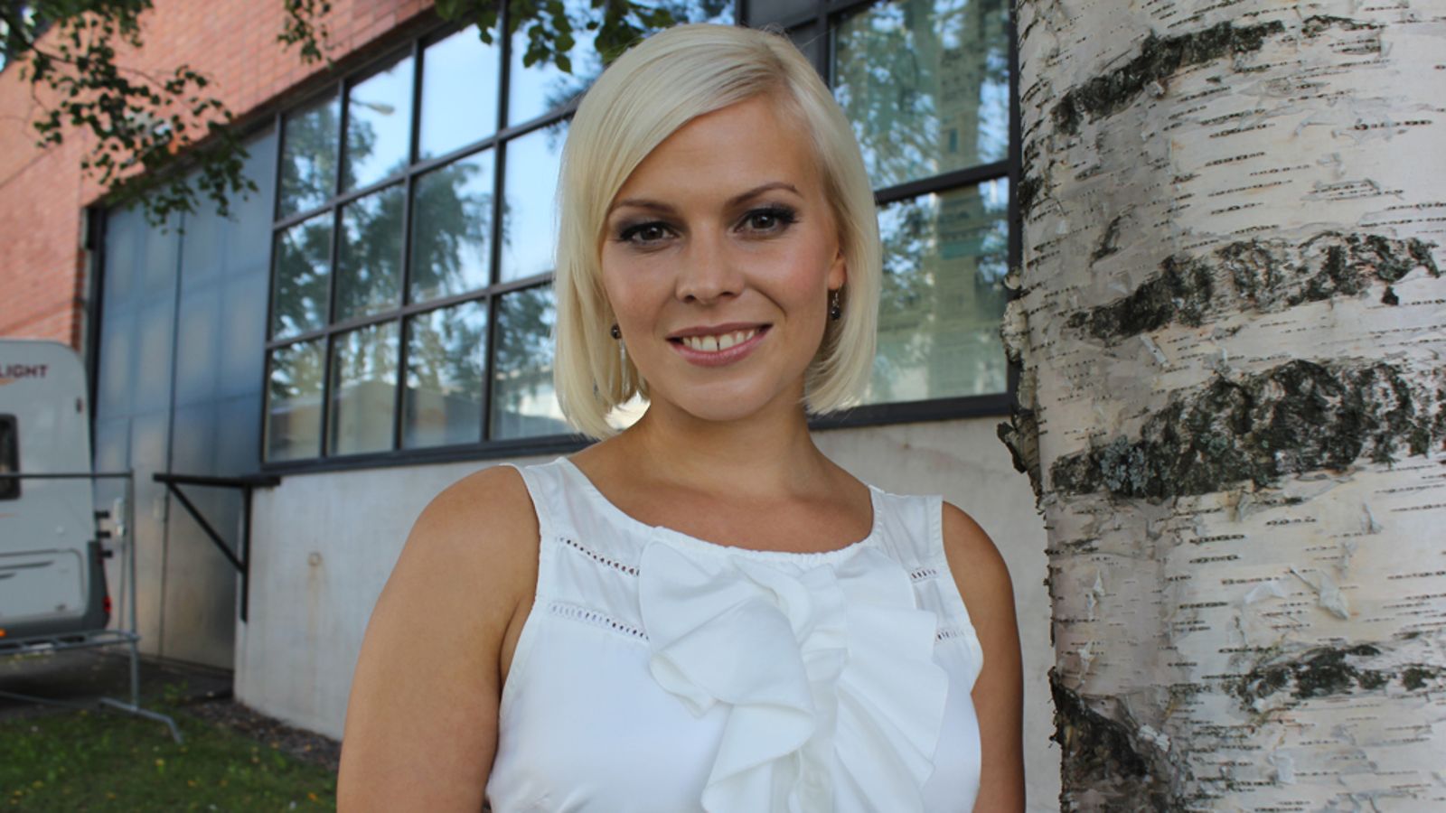 Isabella Holmia näyttelevä Kirsi Ståhlberg esitteli uuden hiustyylinsä medialle Salatut elämät -pressitilaisuudessa 25.8.2011.