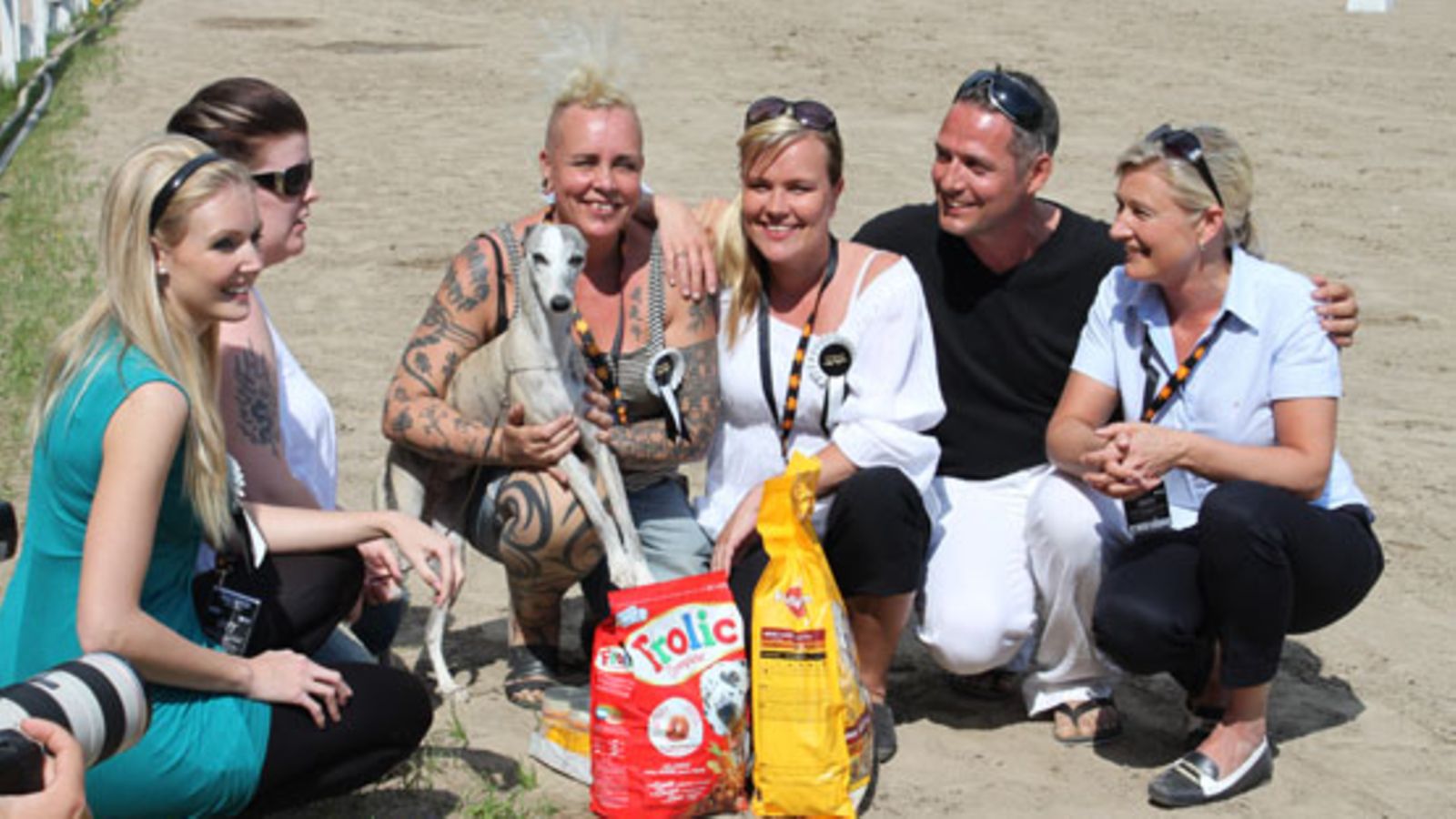 Marko Björs ja Sirkka Mertala Wilma Schlizewski Piia Koriseva ja Essi Pöysti (Kuva: MTV3)