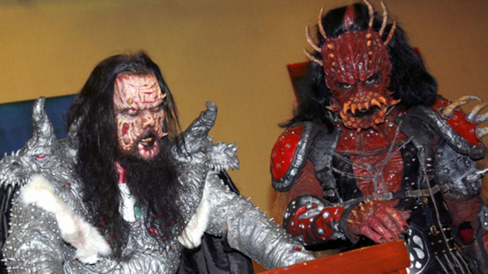 Mr. Lordi (Tomi Putaansuu) ja Kita (Kuva: Lehtikuva)
