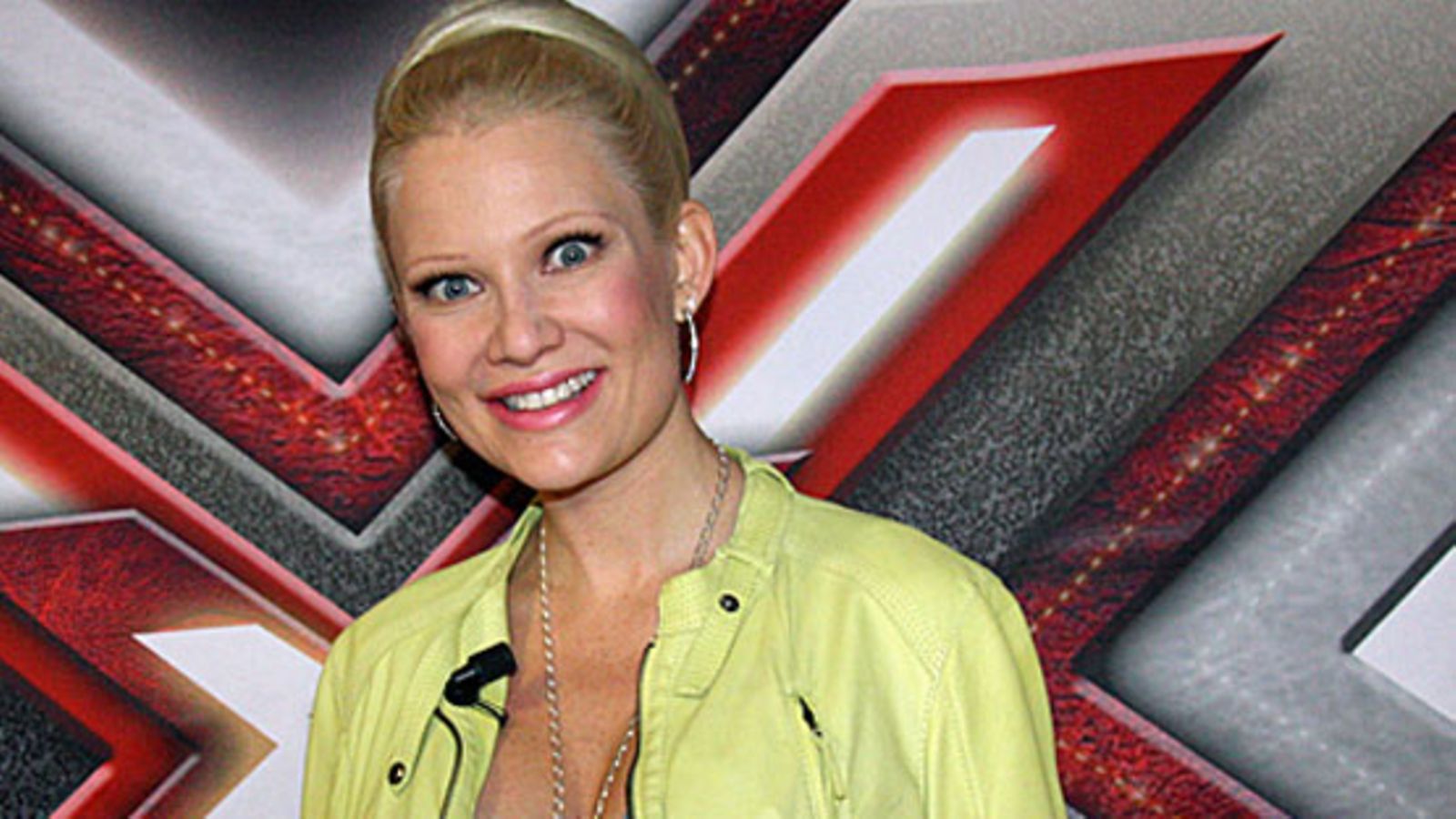 Linda Lampenius-Cullberg nousee lavalle sunnuntaina (Kuva: MTV Oy)