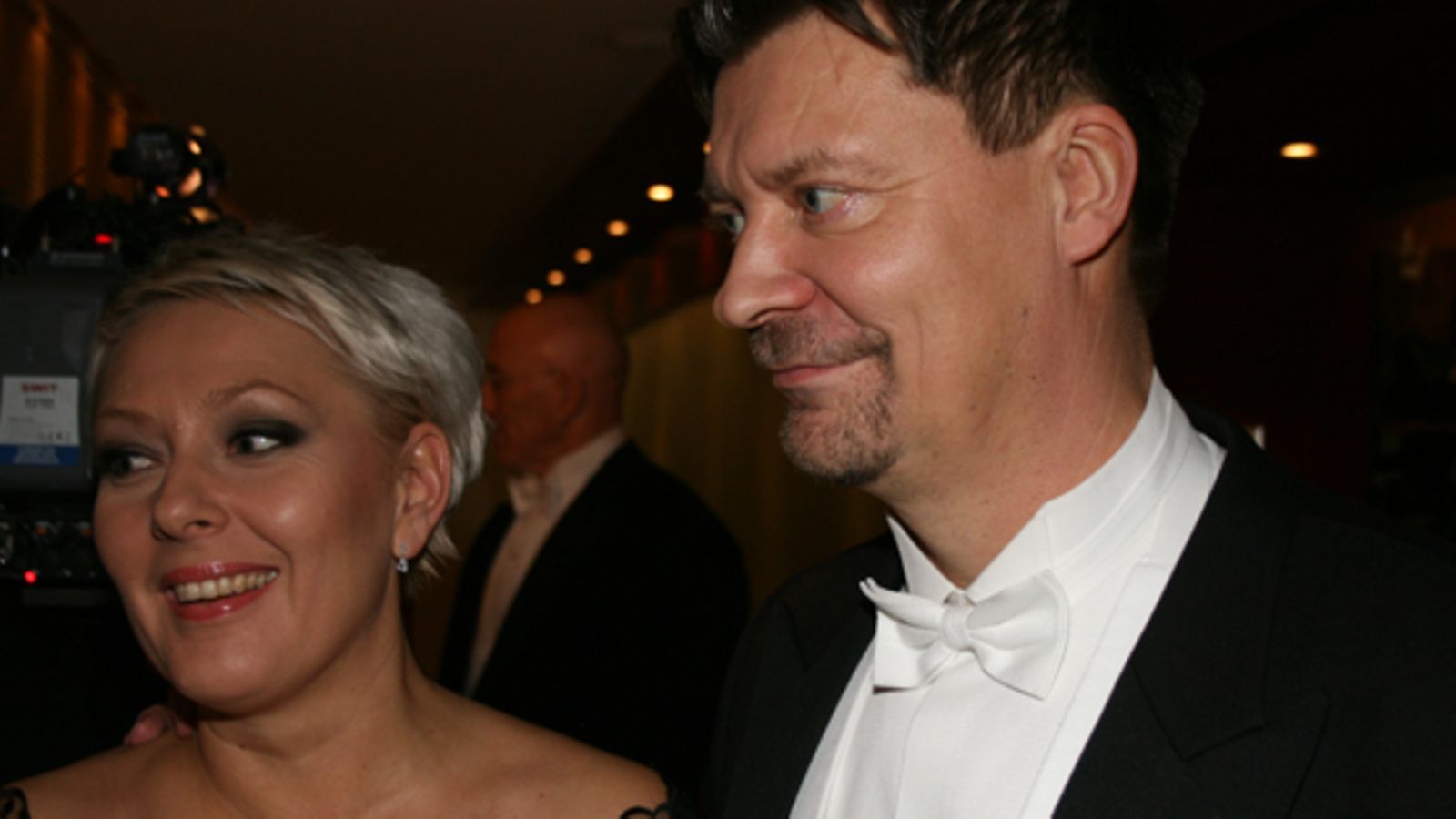 Jukka Jalonen Sari-vaimonsa kanssa jatkoilla.