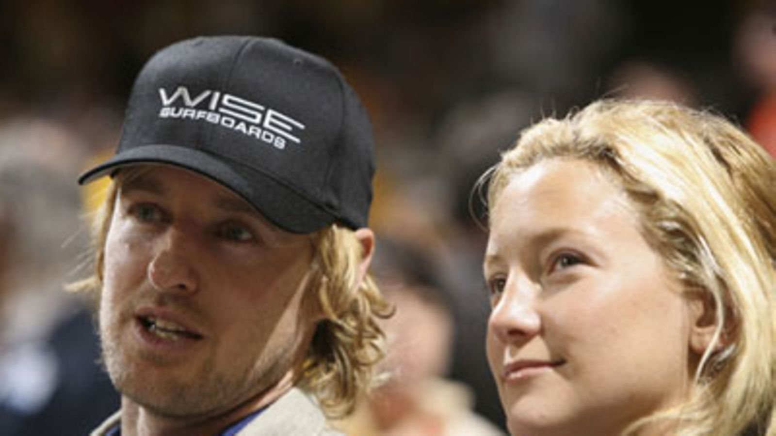 Owen Wilson ja Kate Hudson koripallopelissä. (Kuva: Getty Images)