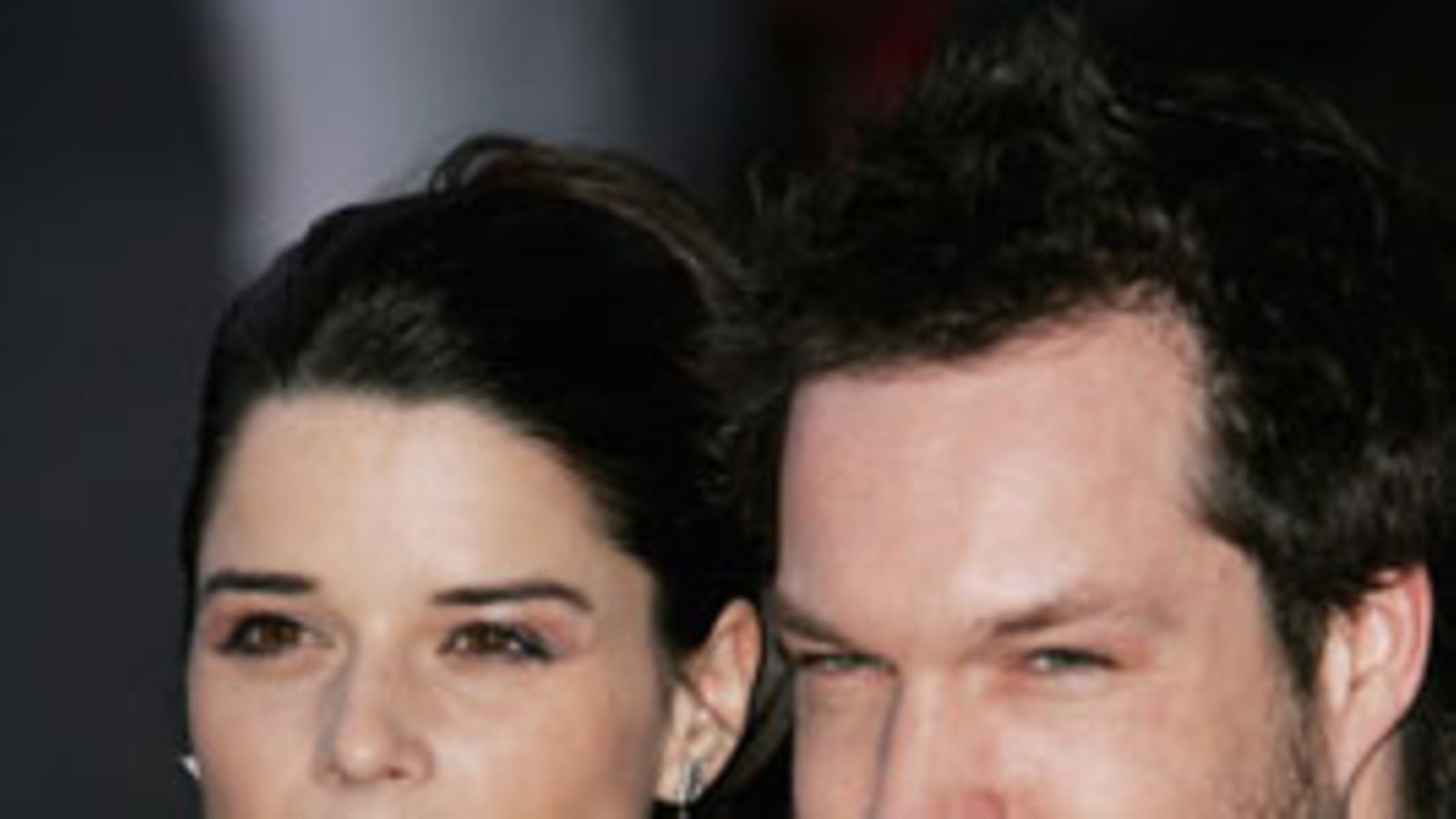 Neve Campbelle ja John Light (Kuva: Gareth Cattermole/Getty Images)
