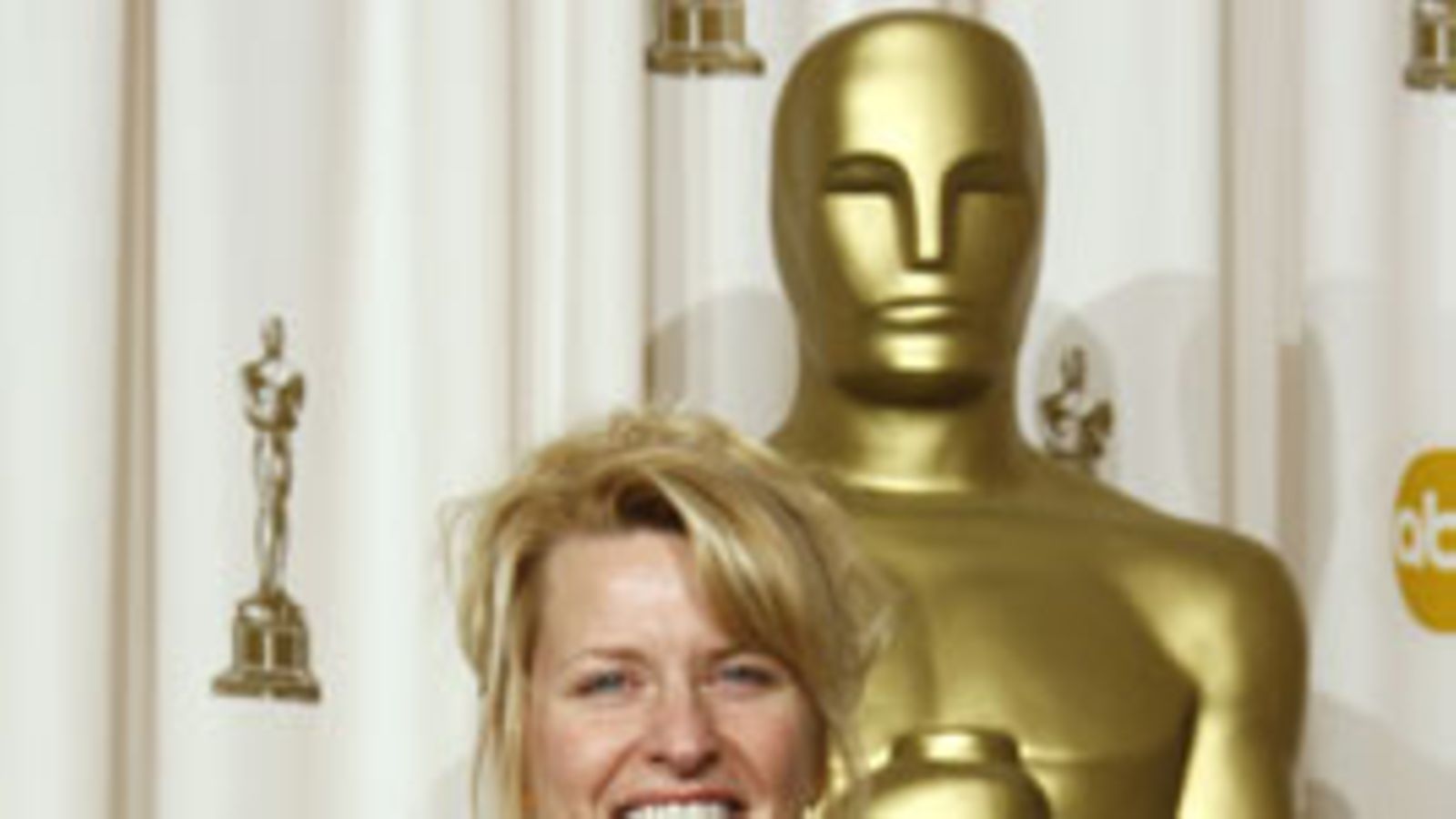 Karen Baker Landers kolaroi heti Oscar-voittonsa jälkeen (Kuva: Vince Bucci/Getty Images)