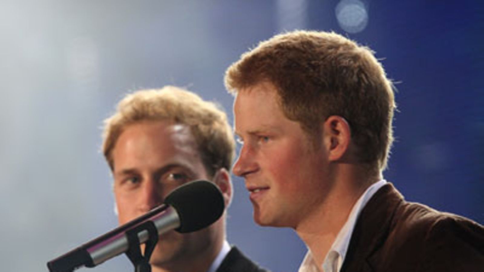 Prinssit William ja Harry prinsessa Dianan muistokonsertissa. (Kuva: Dave Hogan/Getty Images)