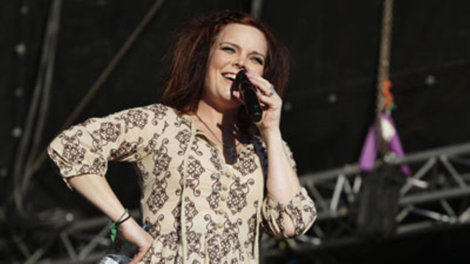 Anette Olzon Tuska-festareilla 2008. (Kuva: Roope Salonen/Lehtikuva)