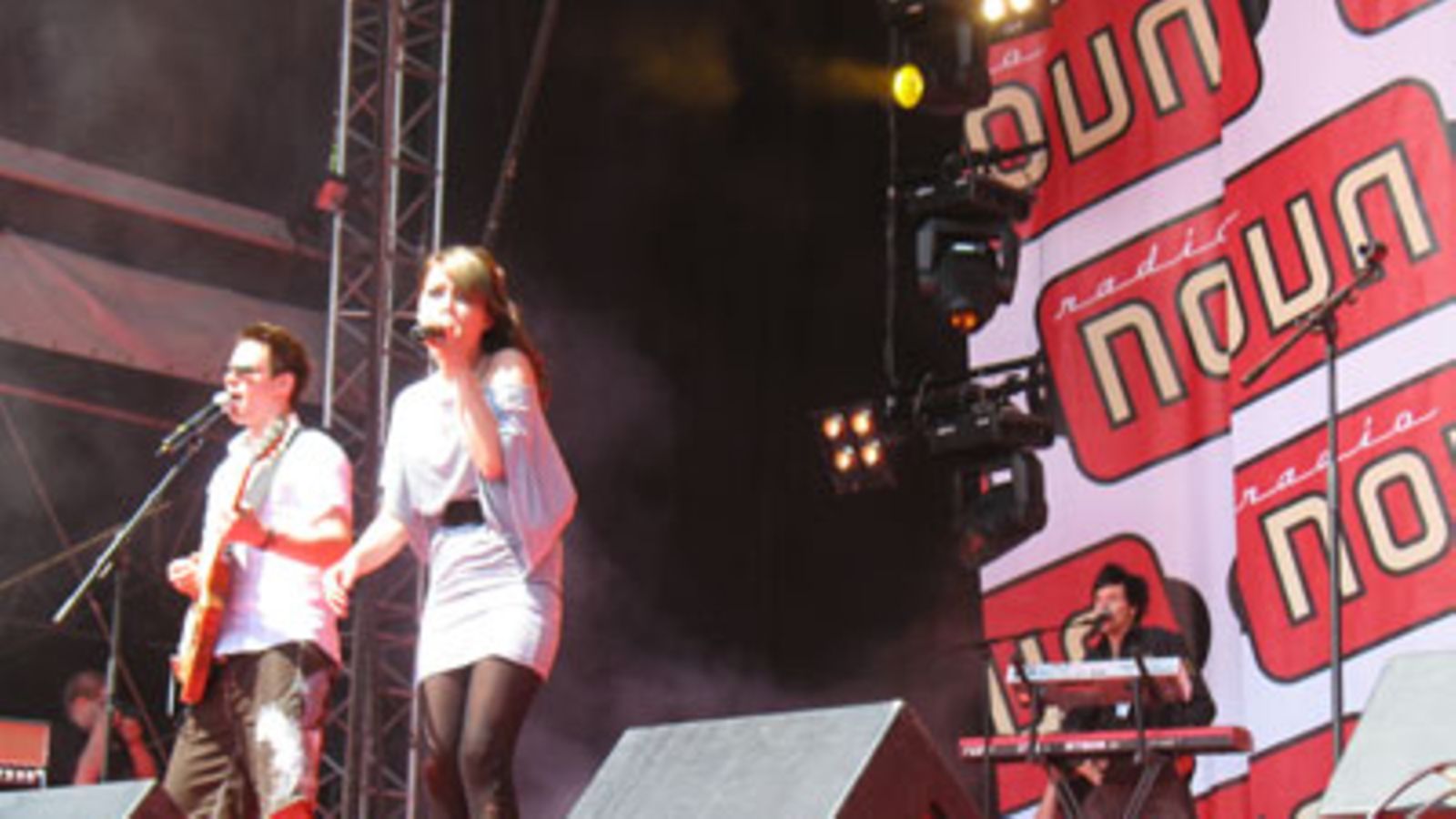 Anna Abreu Kaivarin kesäkonsertissa.