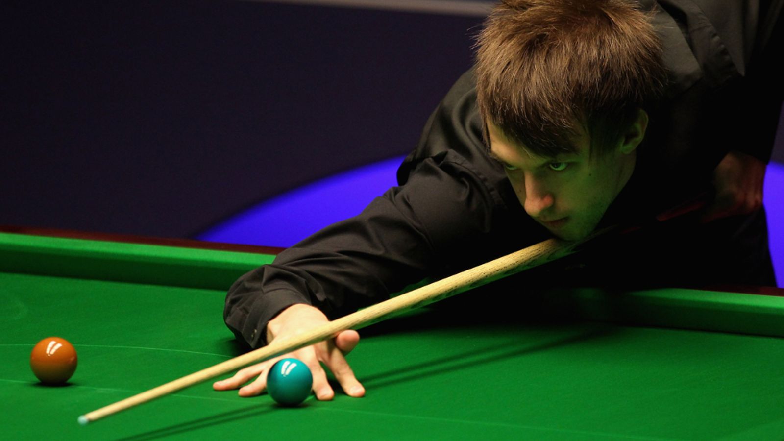 Snookeria pelataan Eurosportilla. Kuvassa Judd Trump.