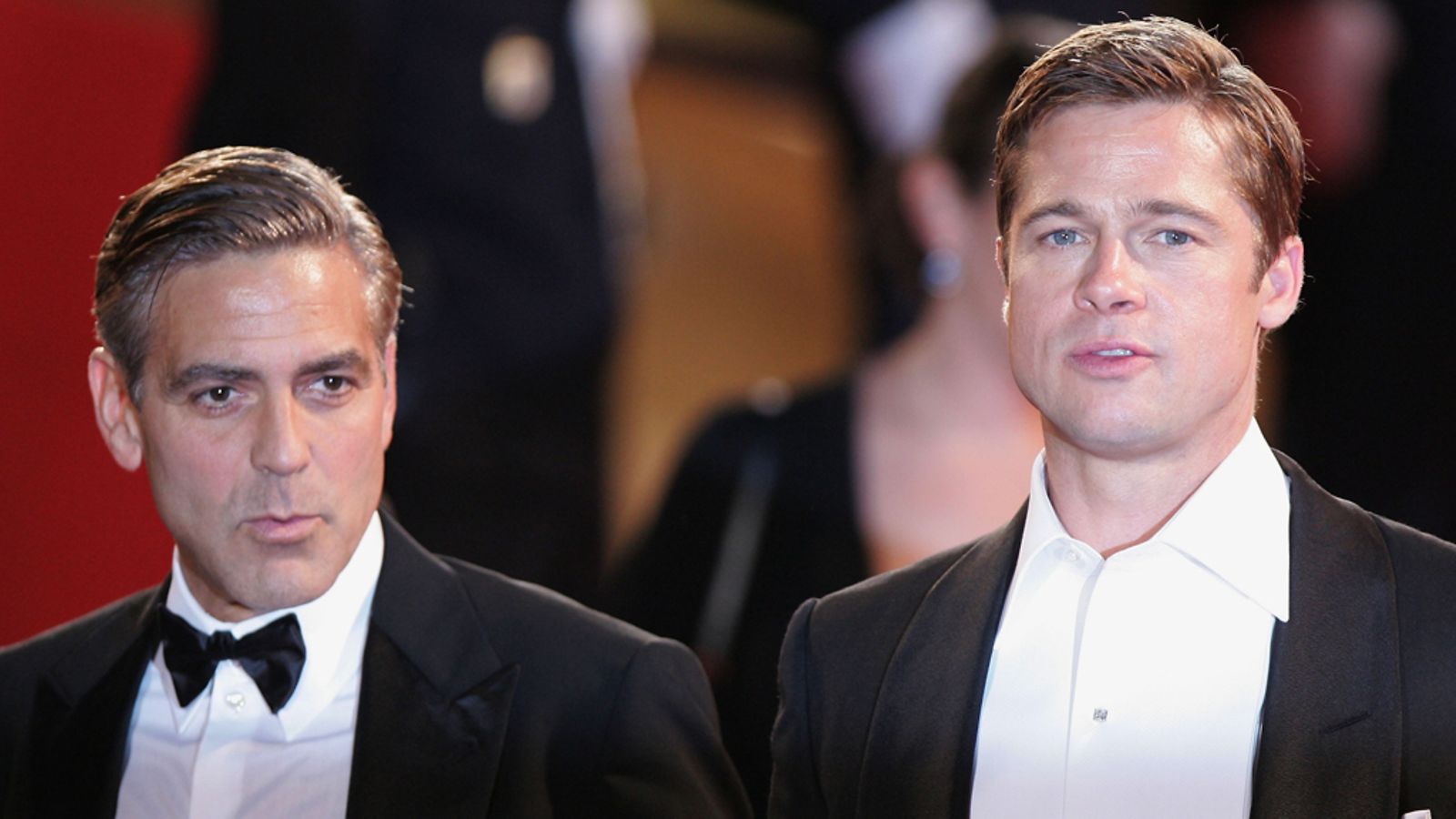 Burn After Readingin tähdet George Clooney ja Brad Pitt.