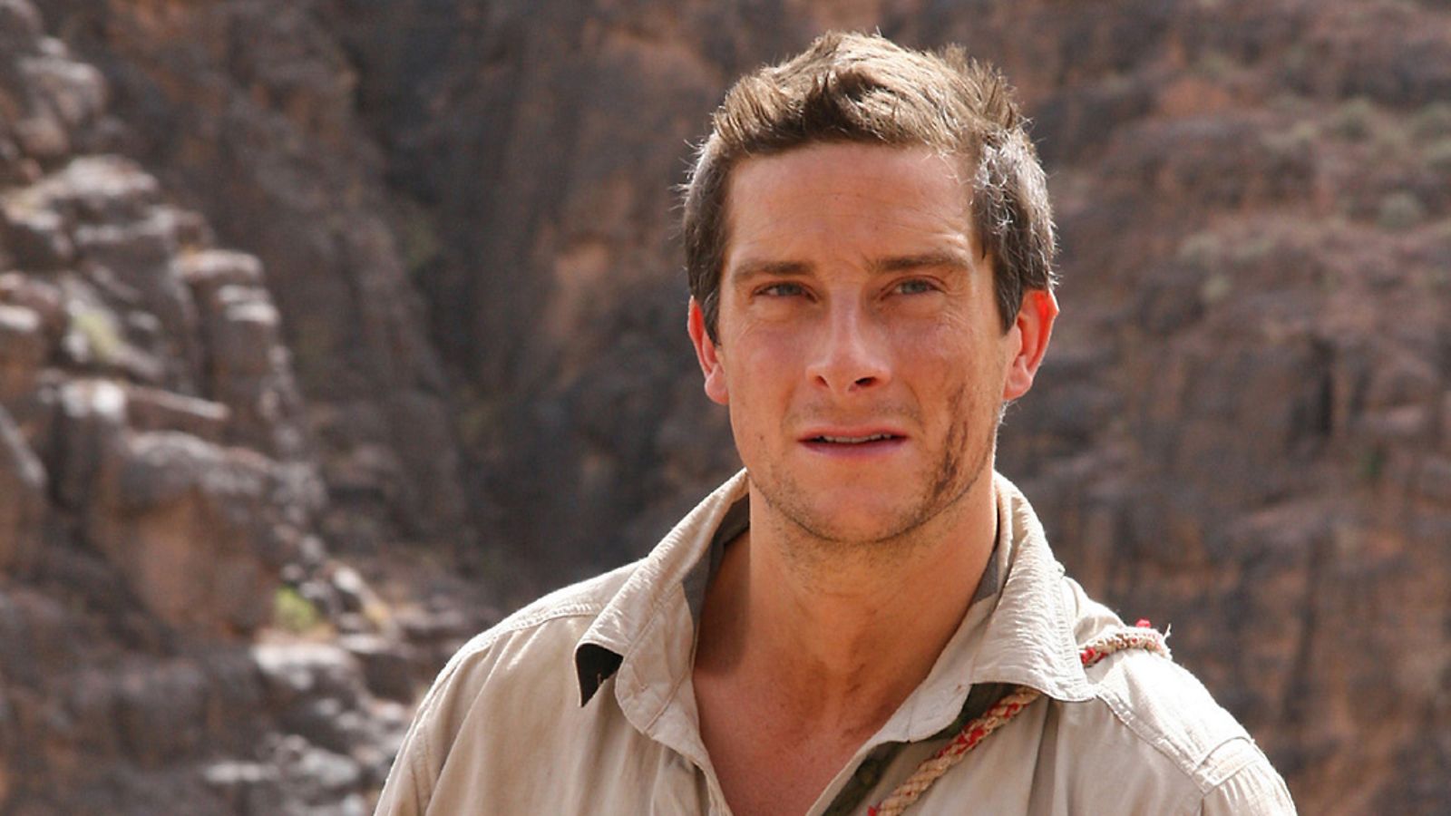Bear Grylls / Hiuskarvan varassa