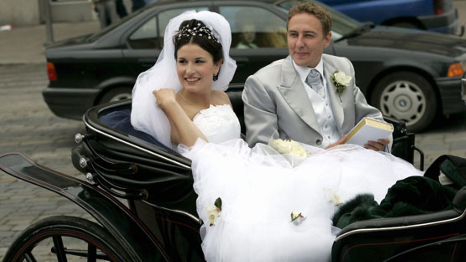 Maria Lund ja Mikko Rantaniva häähumussa kesäkuussa 2005.
