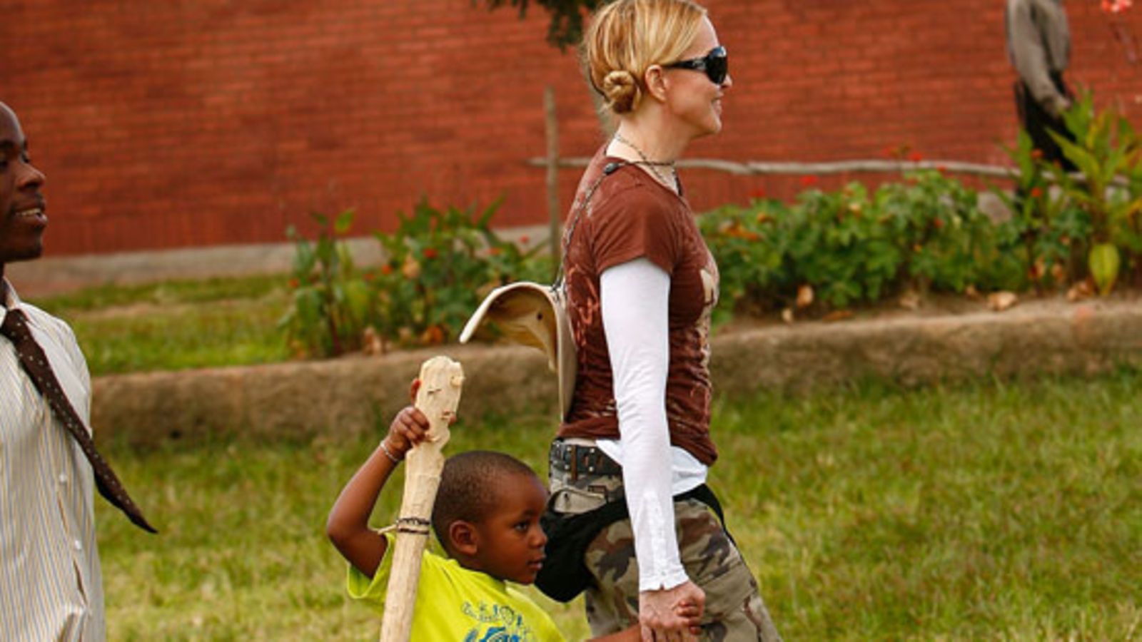 Madonna ja David Banda (kuva: Wire Images/All Over Press9