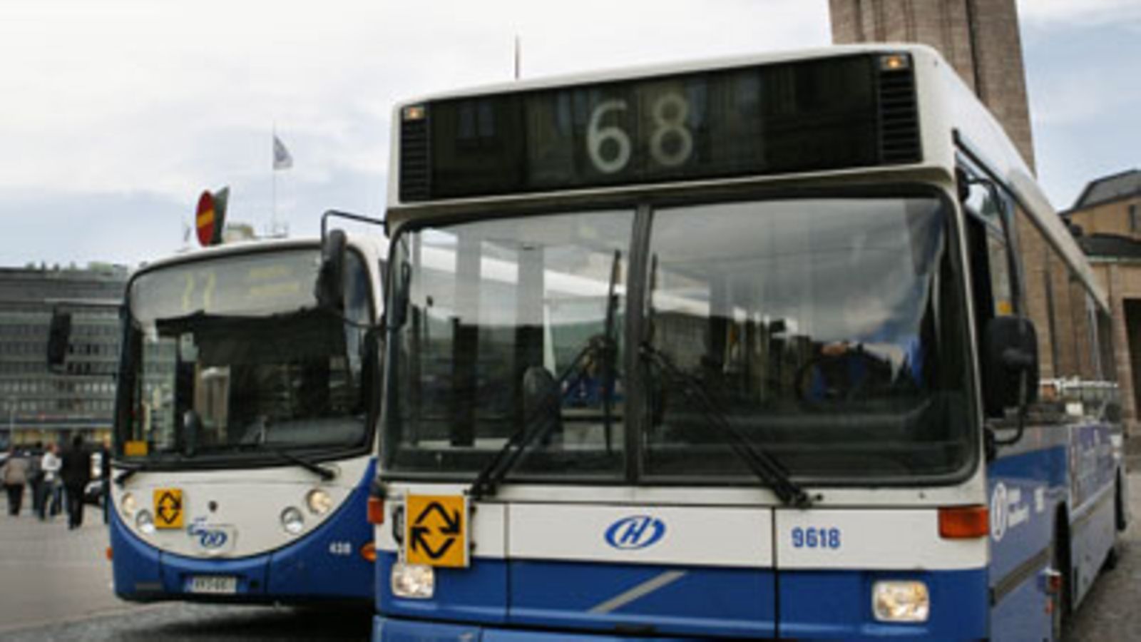 HKL:n busseja Helsingin rautatientorilla. Kuva: Lehtikuva