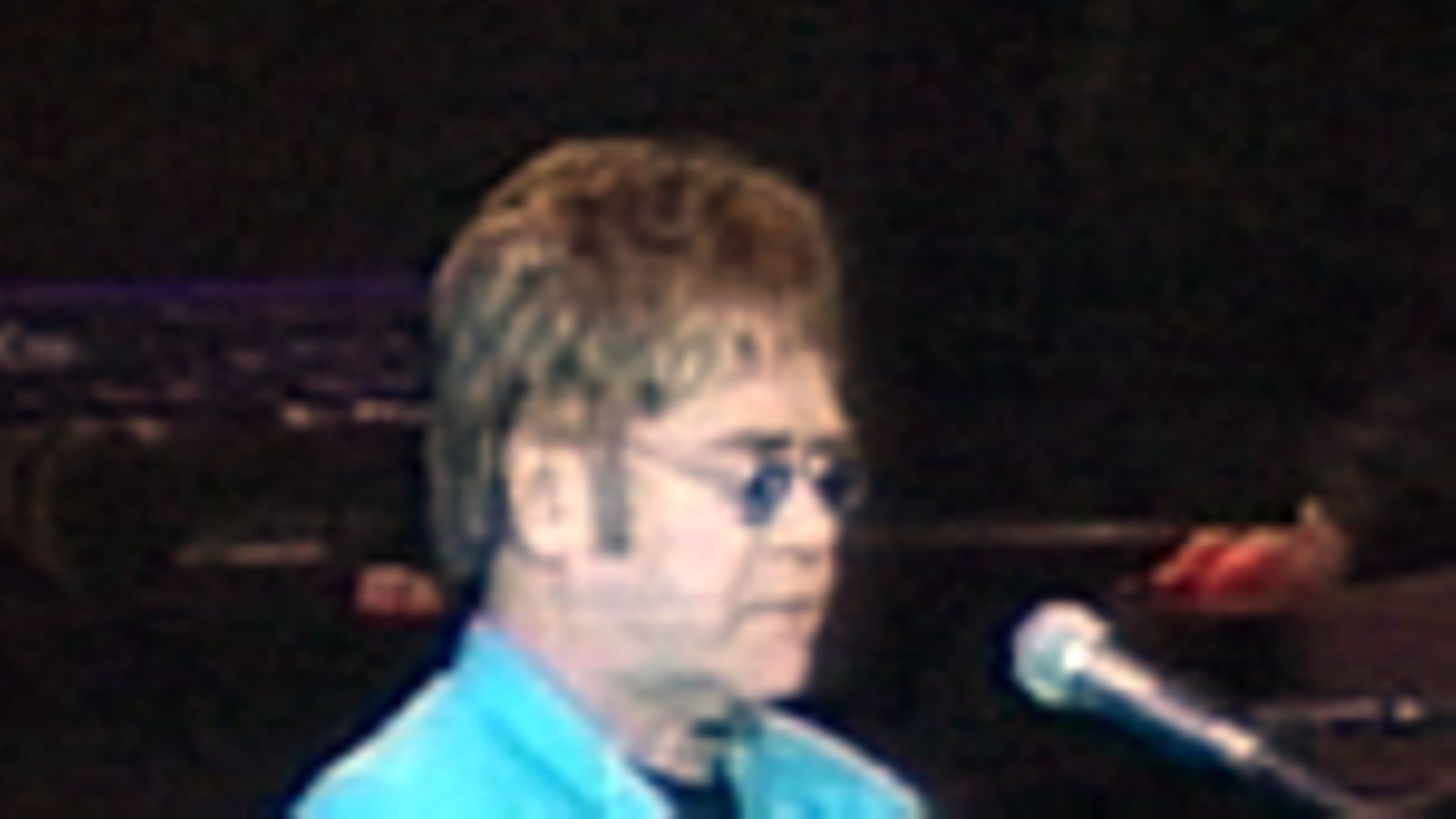Elton John Helsinki Areenalla 4.6.2002