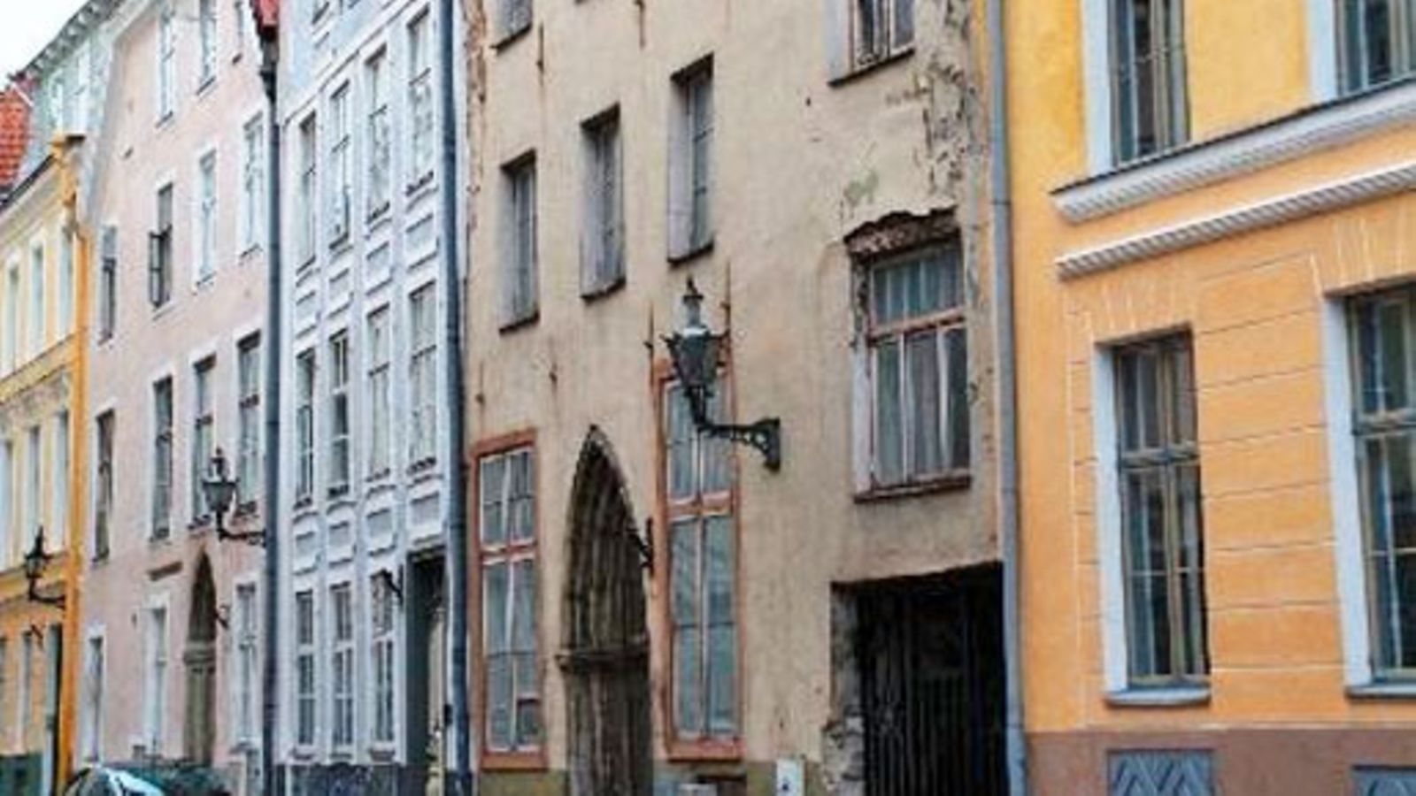 Jokakodista löytyy tällä hetkellä erikoinen kohde, jonka pyyntihinta on kaksi miljoonaa euroa.