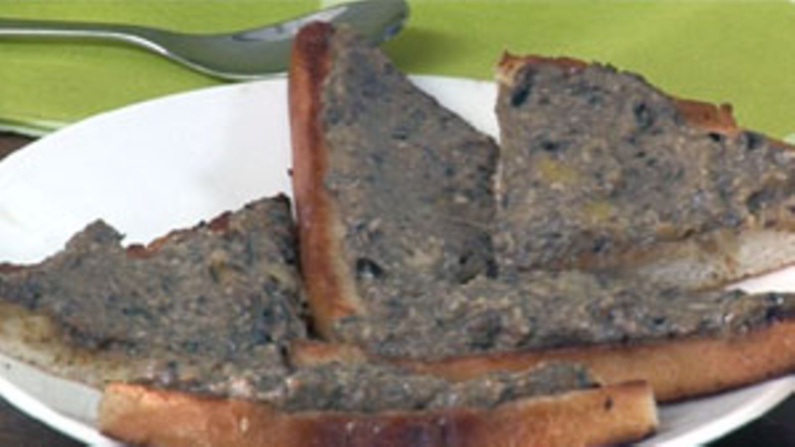 Tapenade toastit