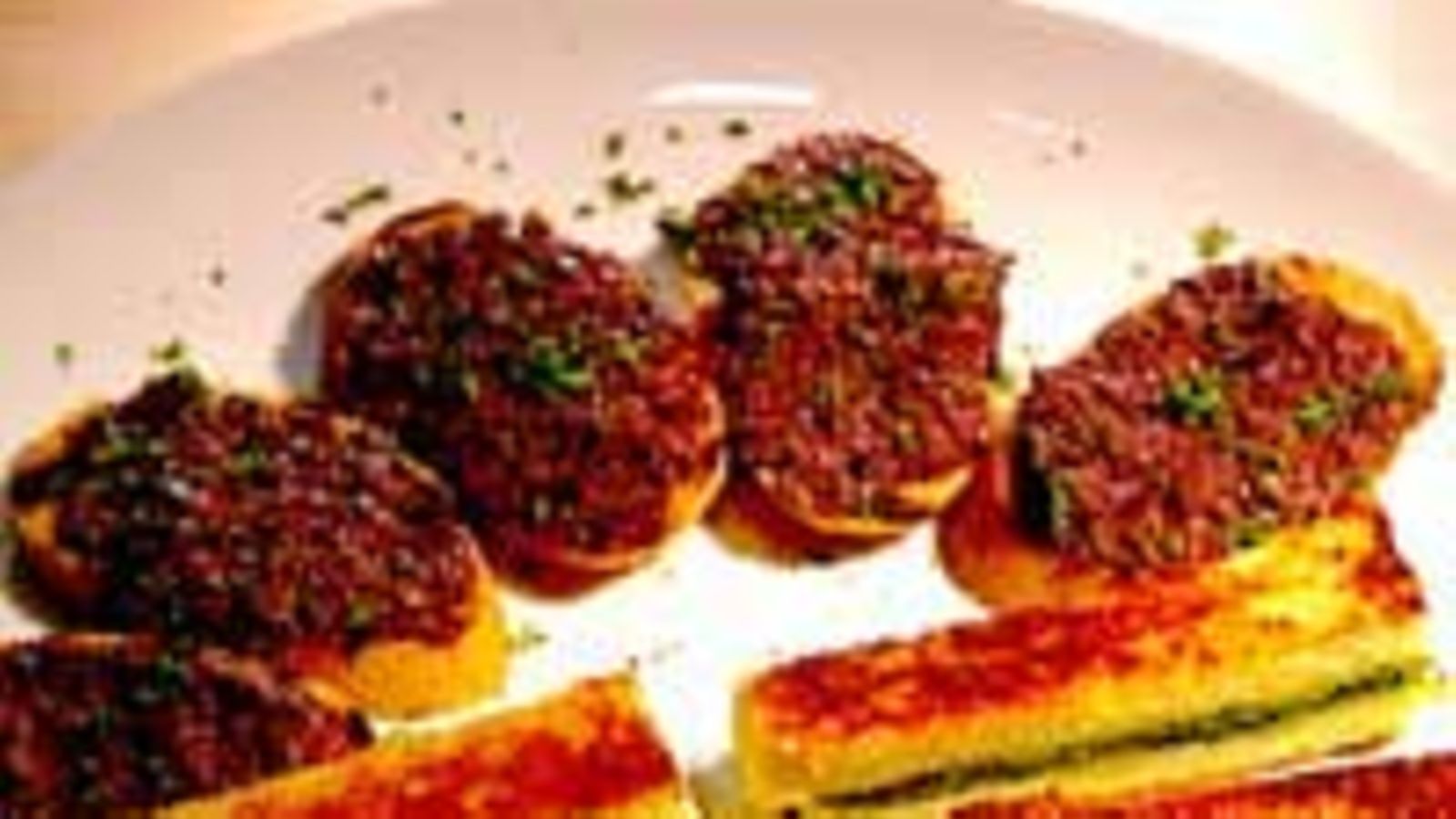 Tapenade -ja pestoleivät