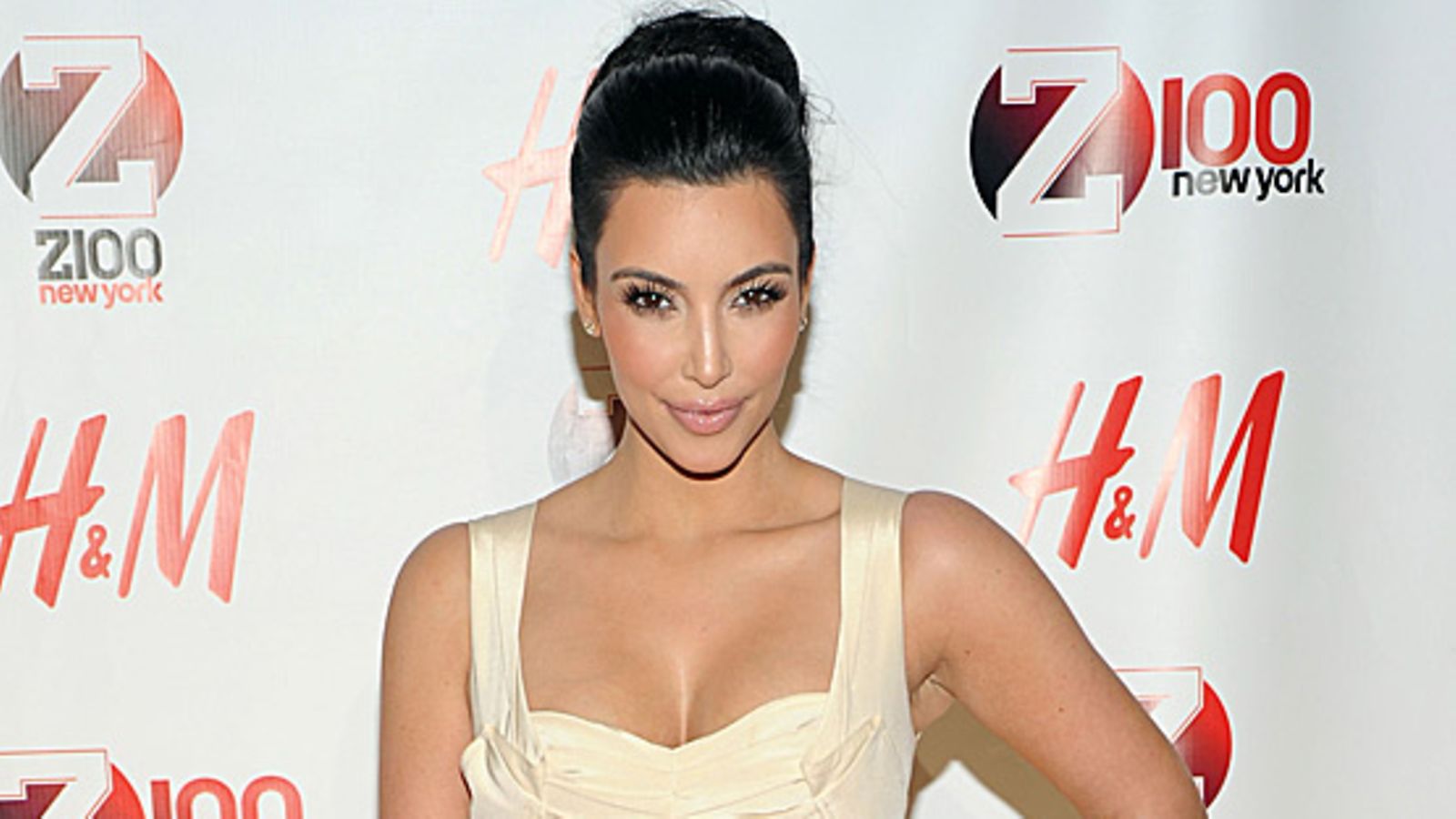 Kim Kardashian pitää tulisijoista.