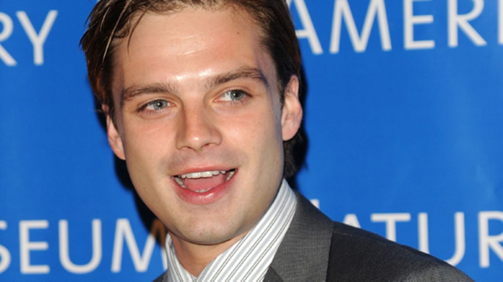 Sebastian Stan paljastaa, mikä naisessa viehättää.