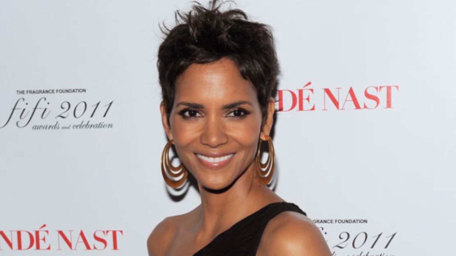 Halle Berry kasvattaa lastaan työntekoon.