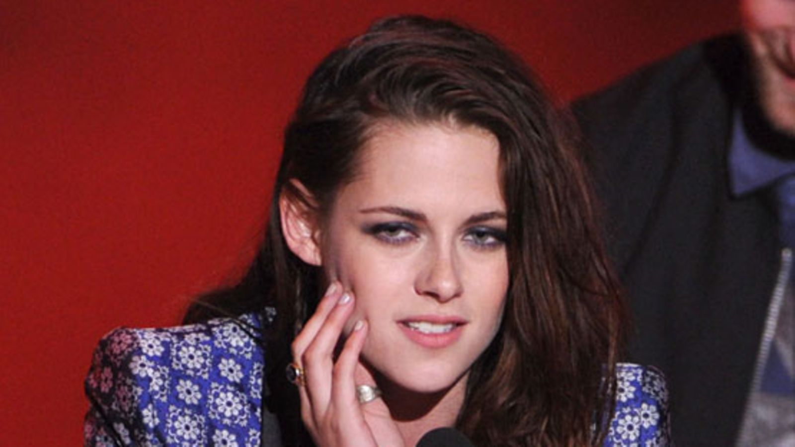 Kristen Stewart riutuu.