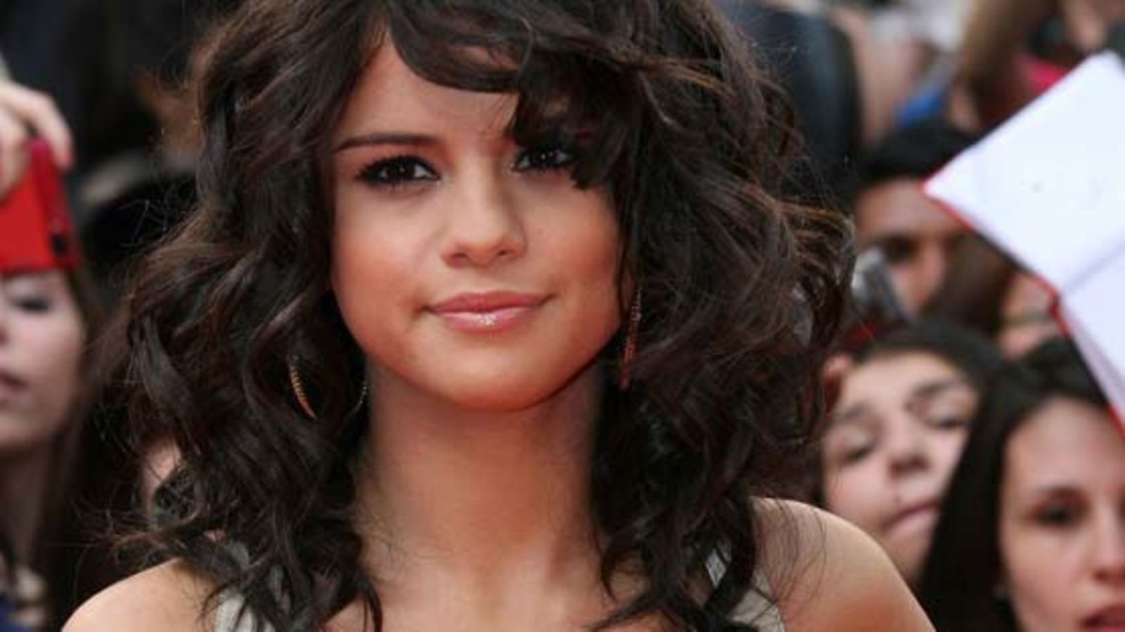 Selena Gomez muuttui poikaystävän takia.
