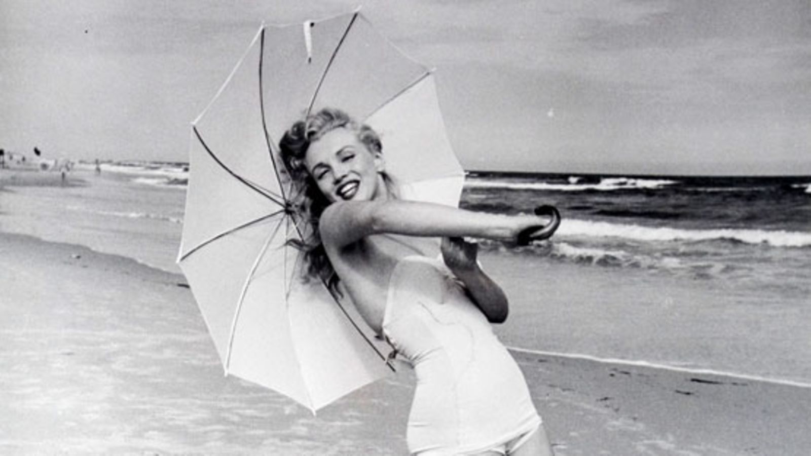 Marilyn Monroe vuoden 1949 kuvauksissa, kuvaajana Andre De Dienes.