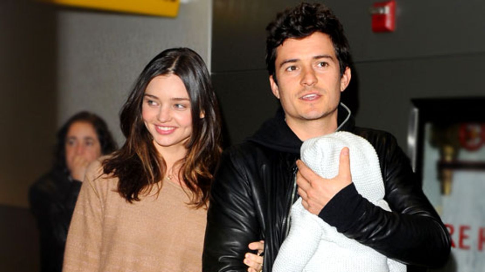 Miranda Kerr ja Orlando Bloom Flynn-vauvan kanssa