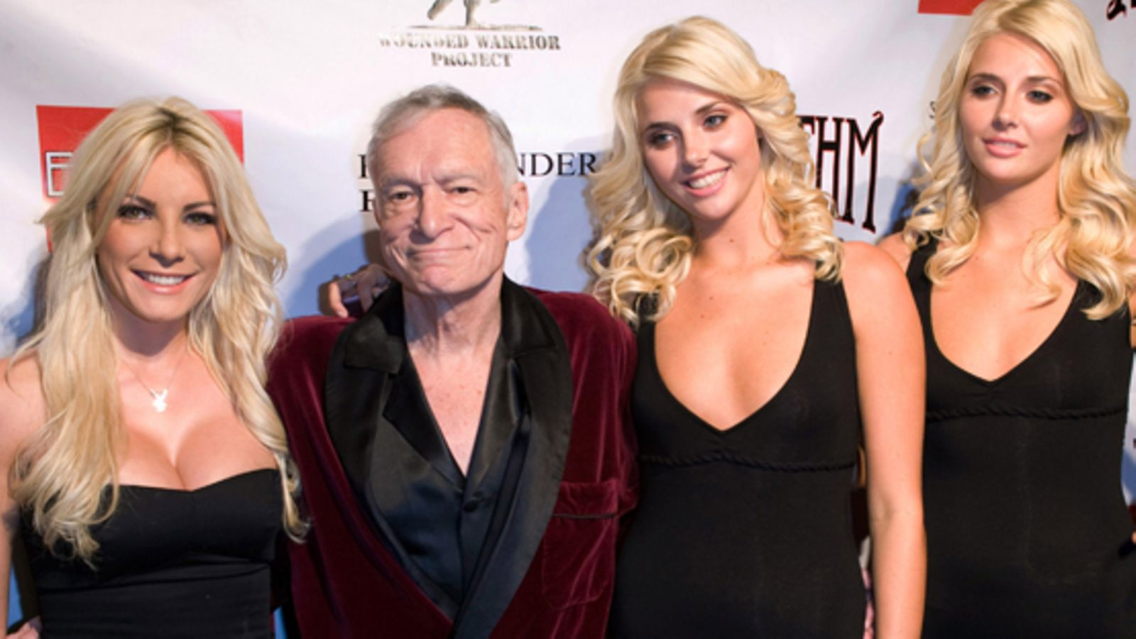 Crystal Harris, Hugh Hefner, Karissa Shannon ja Kristina Shannon. Kuva: Wireimage/AOP