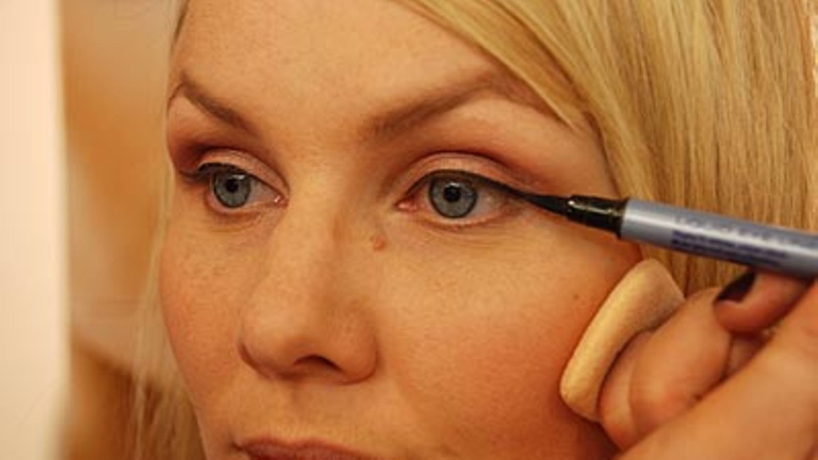 Nivea Beauté Liquid Eye Liner