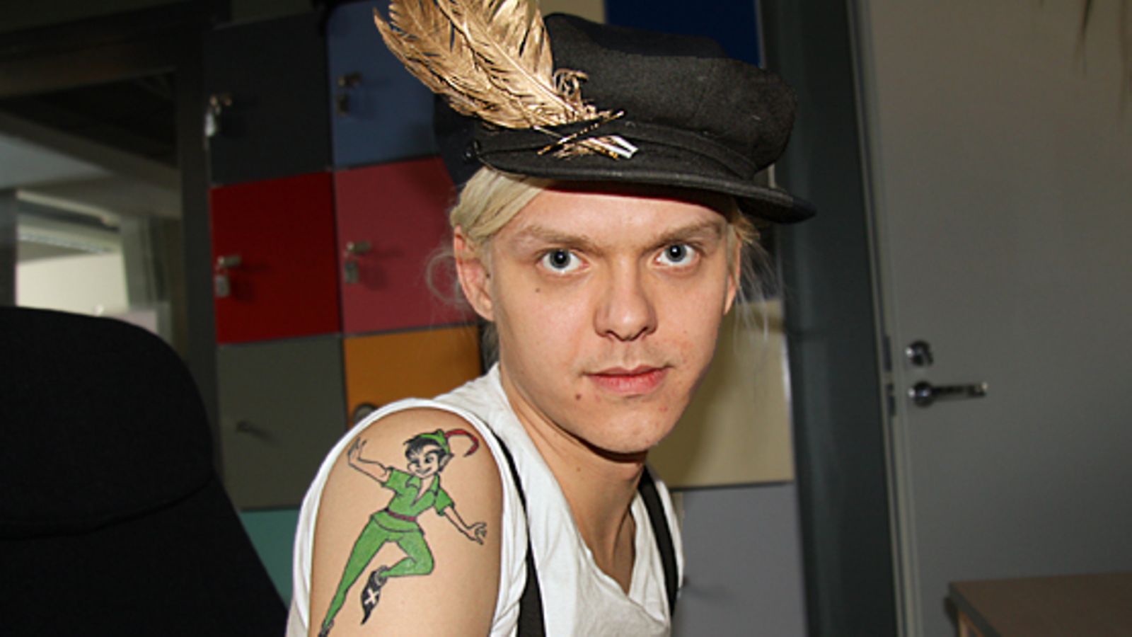 Antti Asplund otti Peter Pan -tatuoinnin isänsä muistolle. Kuva: MTV3.