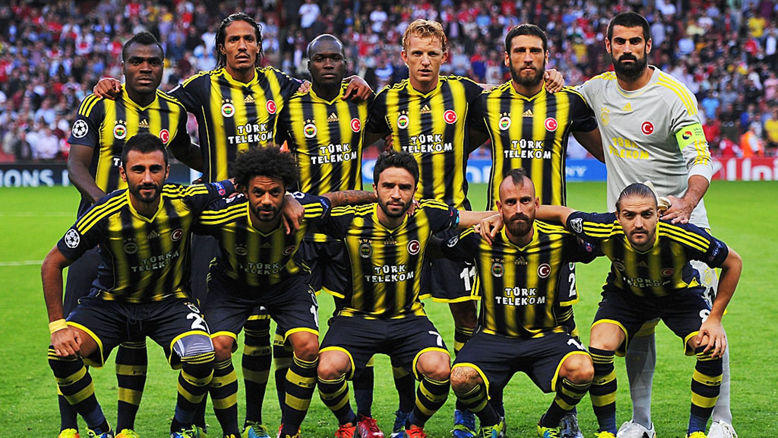 Fenerbahcen joukkue ennen Arsenal-ottelua
