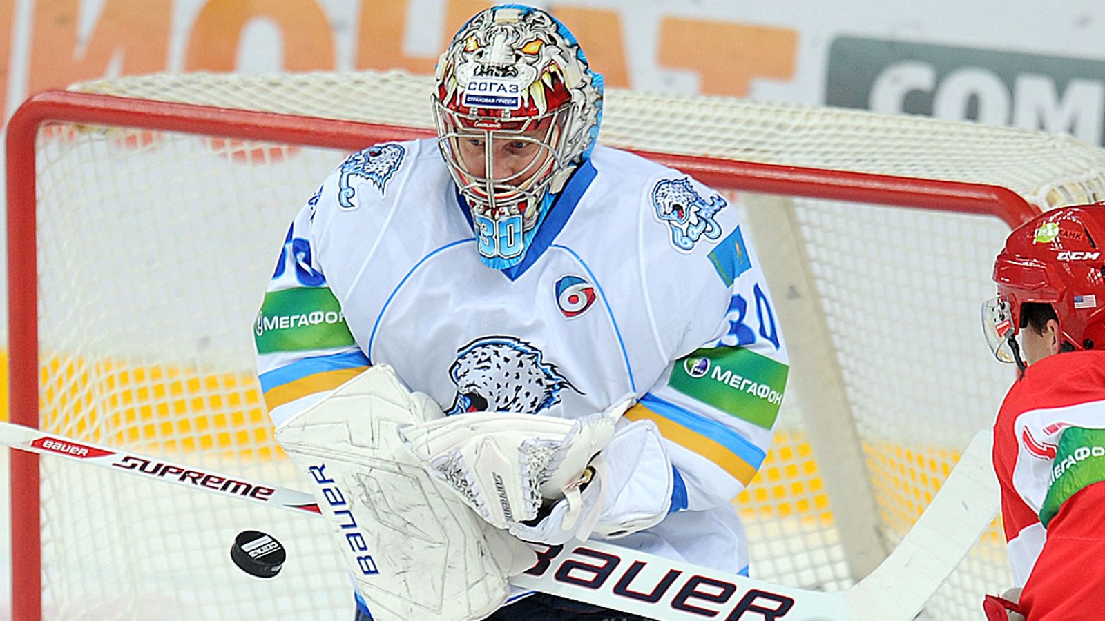 Barys Astanan maalivahti Ari Ahonen.
