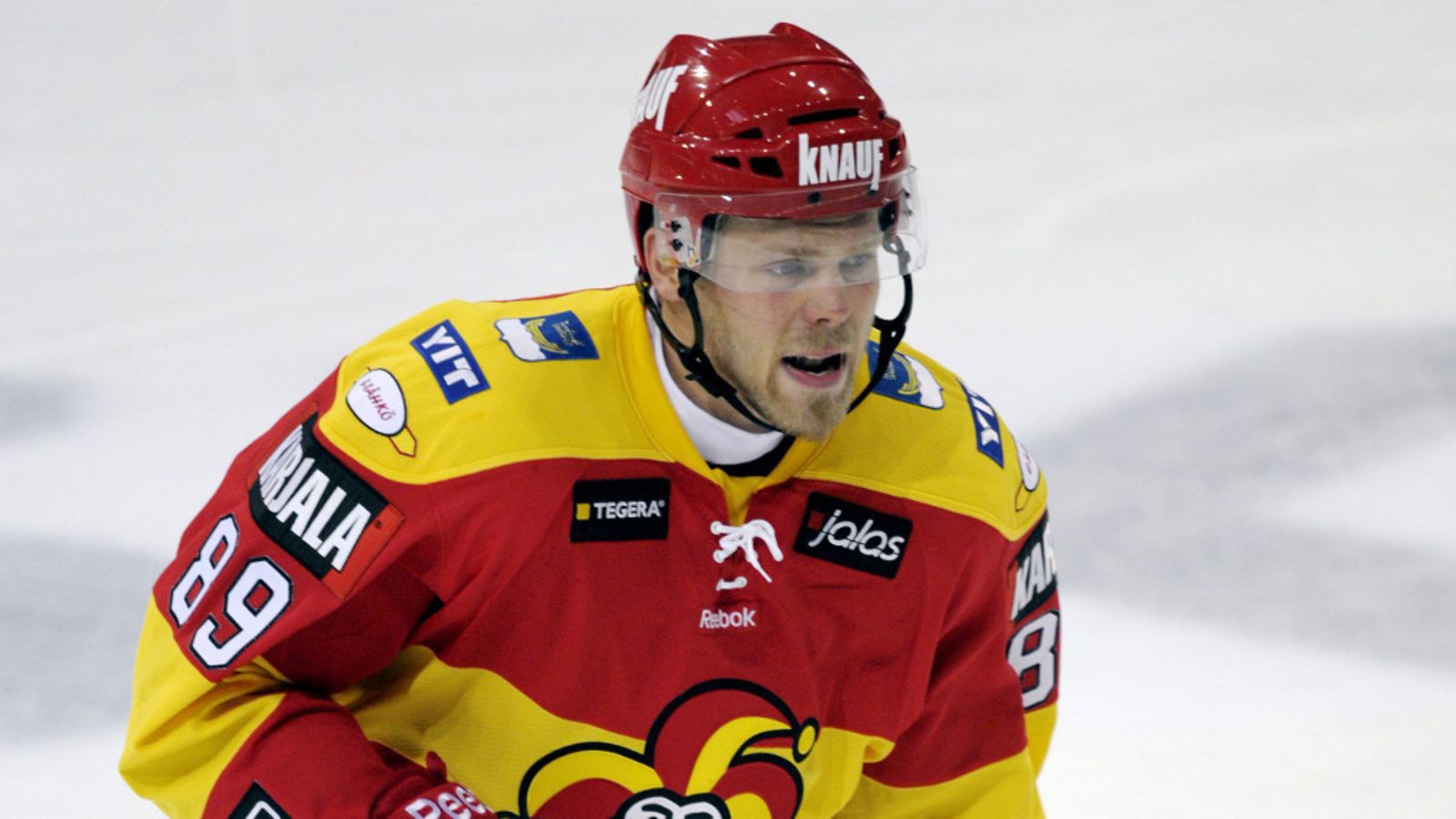okereiden Antti Tyrväinen jääkiekon SM-liigan ottelussa Jokerit vs HIFK 15. syyskuuta 2013.