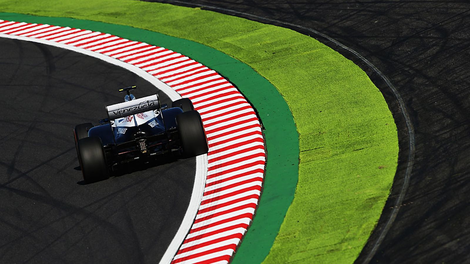 Williams-tallin Valtteri Bottas Suzukassa