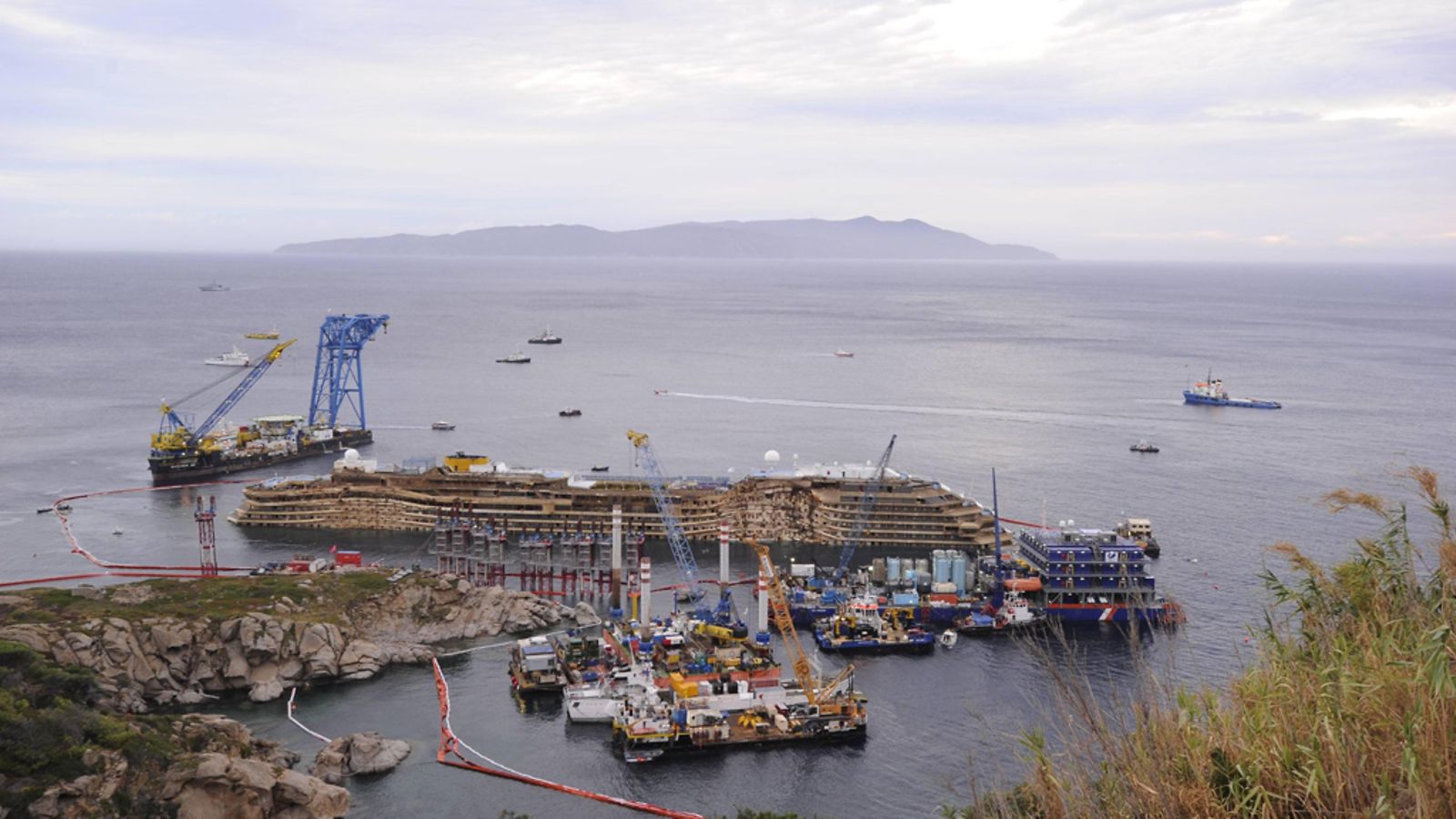 Costa Concordia risteilijä on saatu nostettua.