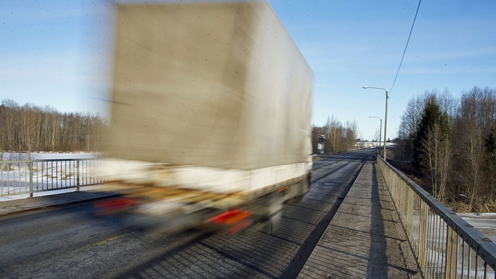 Suomen silloille tulee uusia rajoituksia ns. superrekkojen takia.
