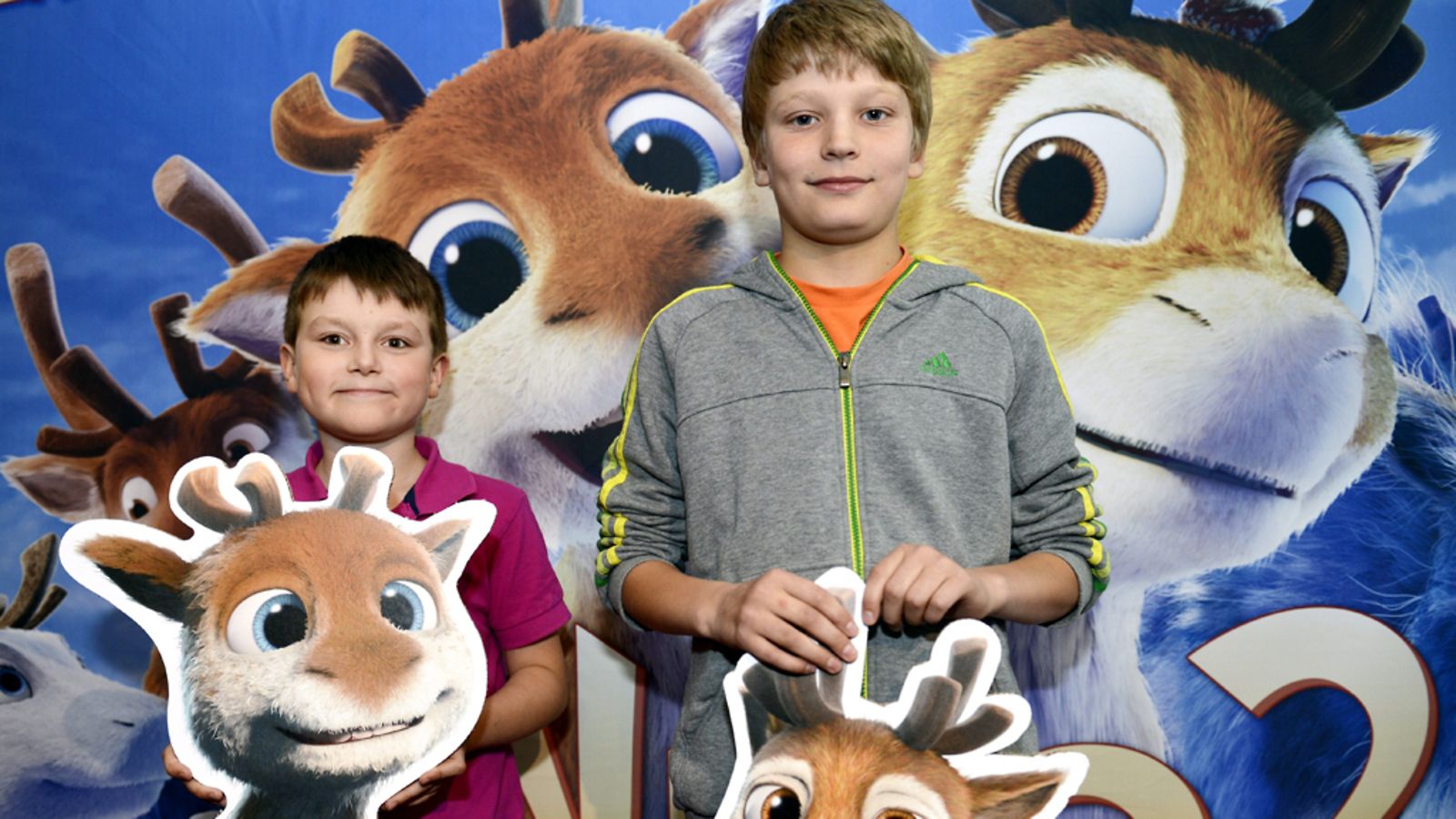 Ääninäyttelijät Juhana Vaittinen (Jonni, vas.) ja Erik Carlson (Niko) Niko 2 - Lentäjäveljekset -animaatioelokuvan lehdistötilaisuudessa Helsingissä 11. syyskuuta 2012.