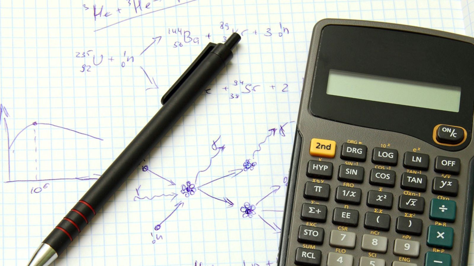 Matematiikan yo-koe uudistuu kaksiosaiseksi. Kokeen toisessa osassa ei saa käyttää lainkaan laskinta.