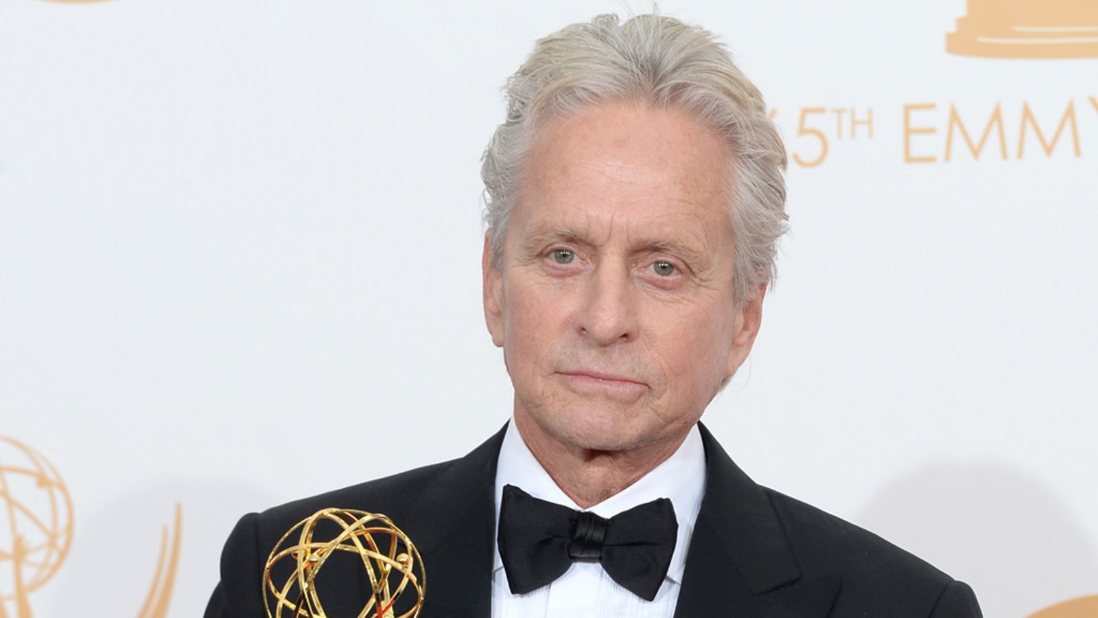 Michael Douglas edusti Emmy-gaalassa ilman vaimoaan.