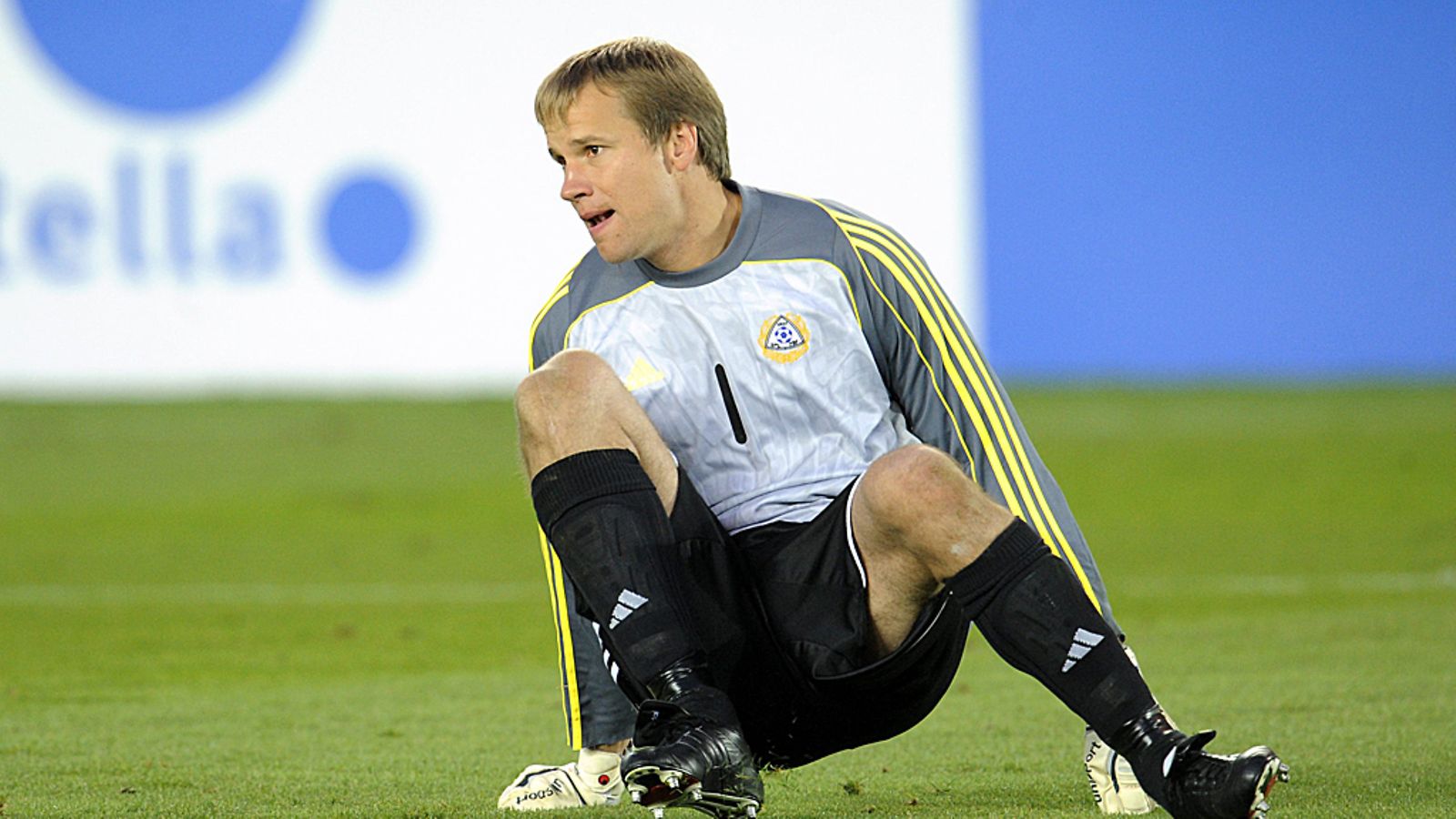 Jussi Jääskeläinen maajoukkuepaidassa MM-karsintaottelussa Walesia vastaan lokakuussa 2009.